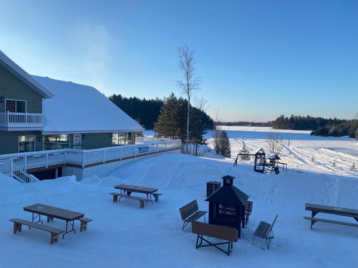Pourvoirie Du Lac Blanc Saint-Alexis-des-Monts Zewnętrze zdjęcie